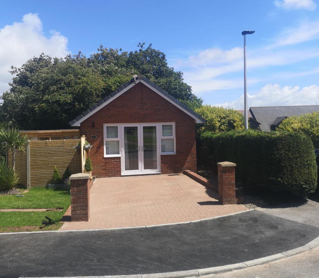 Grove Lodge Pembrokeshire Milford Haven Exterior photo
